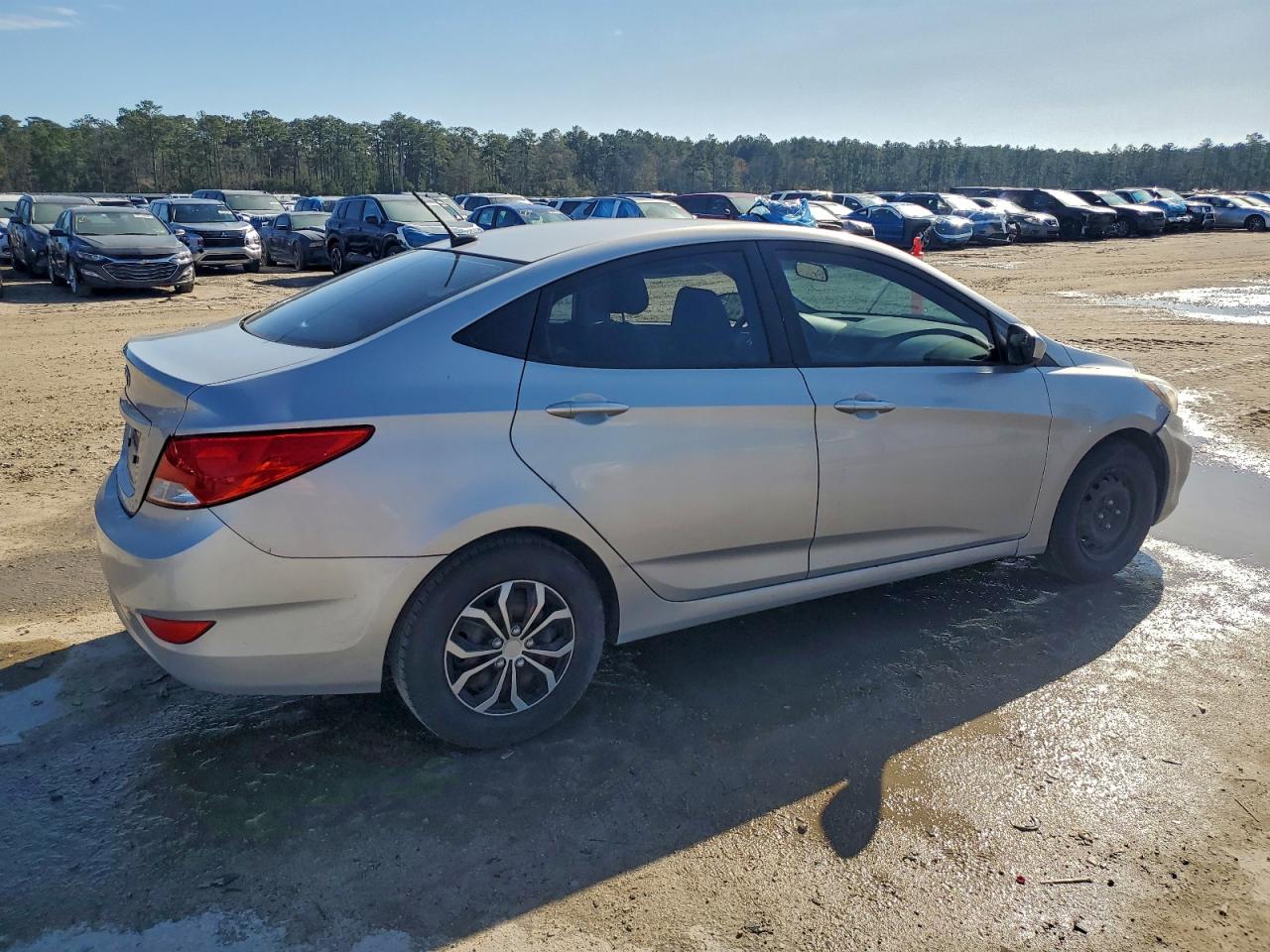 2015 HYUNDAI ACCENT GLS photo 3