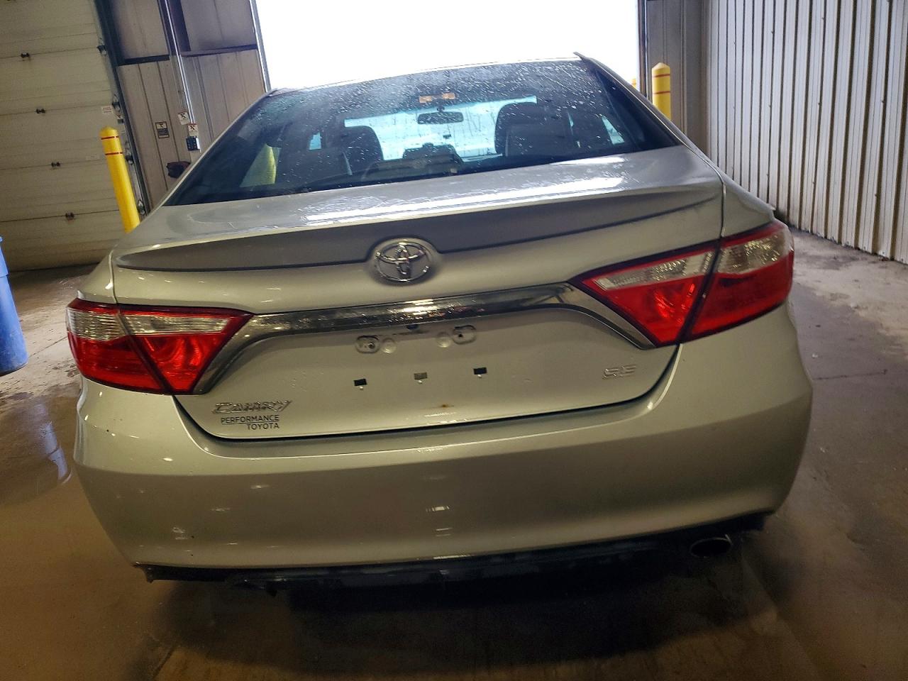 2015 TOYOTA CAMRY LE photo 6