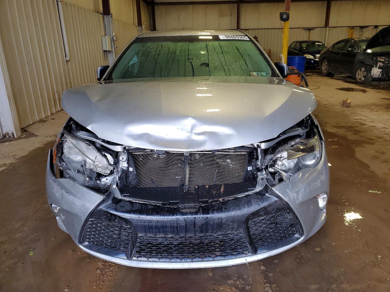 2015 TOYOTA CAMRY LE photo 5