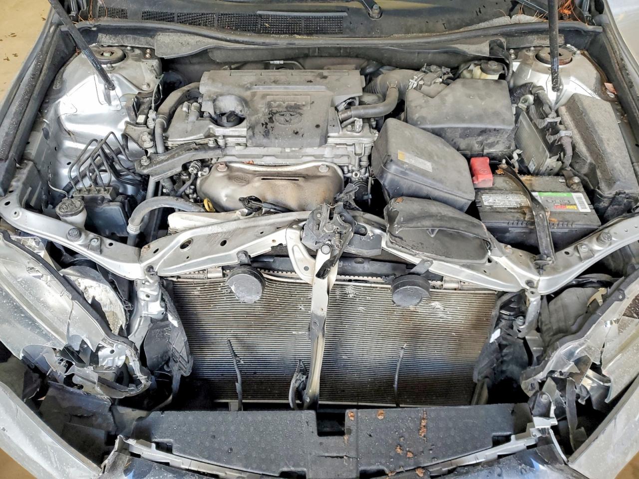 2015 TOYOTA CAMRY LE photo 11