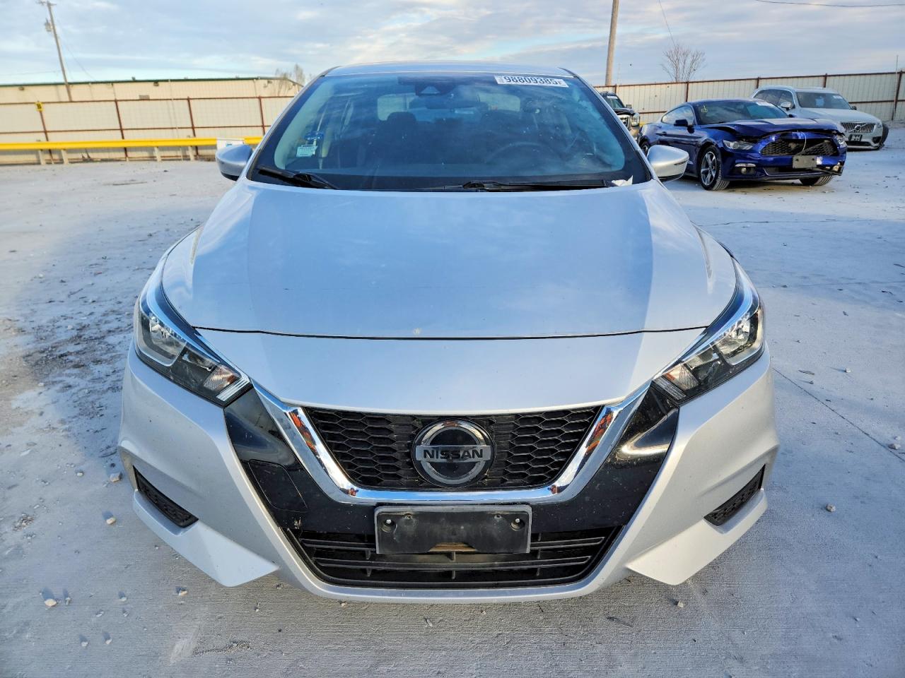 2020 NISSAN VERSA SV photo 5