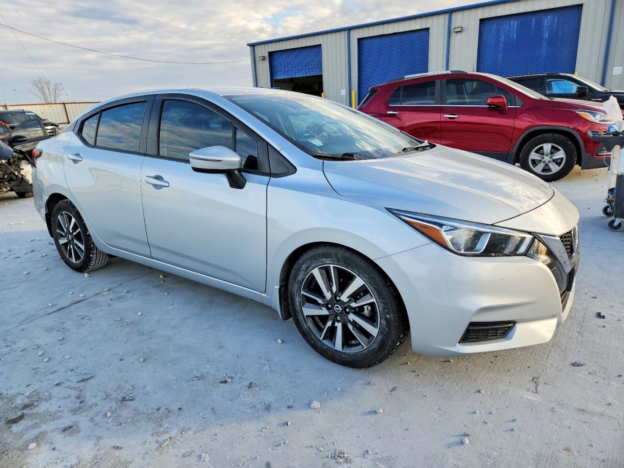 2020 NISSAN VERSA SV photo 4