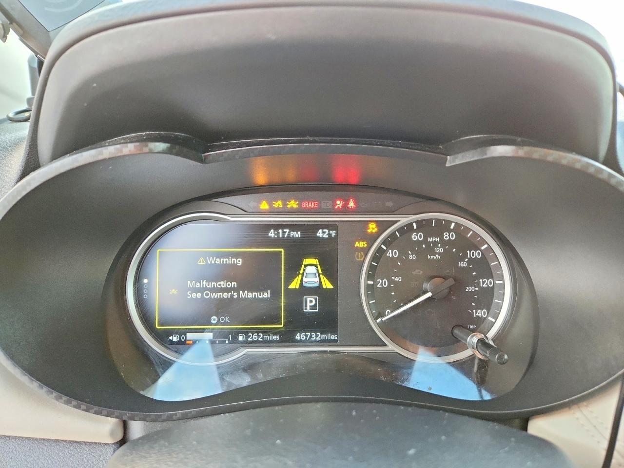 2020 NISSAN VERSA SV photo 9