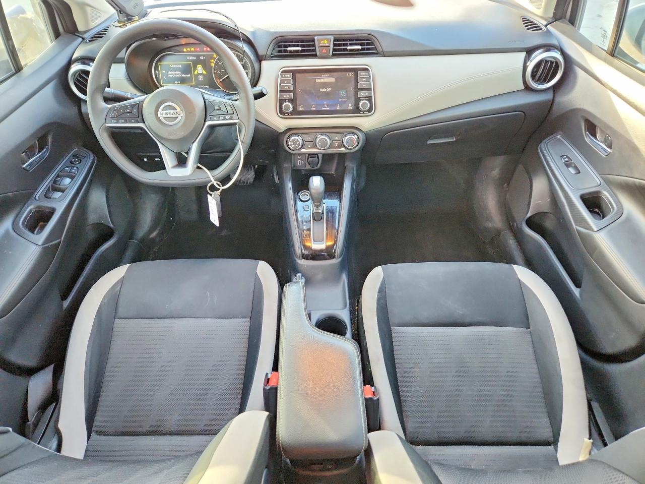 2020 NISSAN VERSA SV photo 8