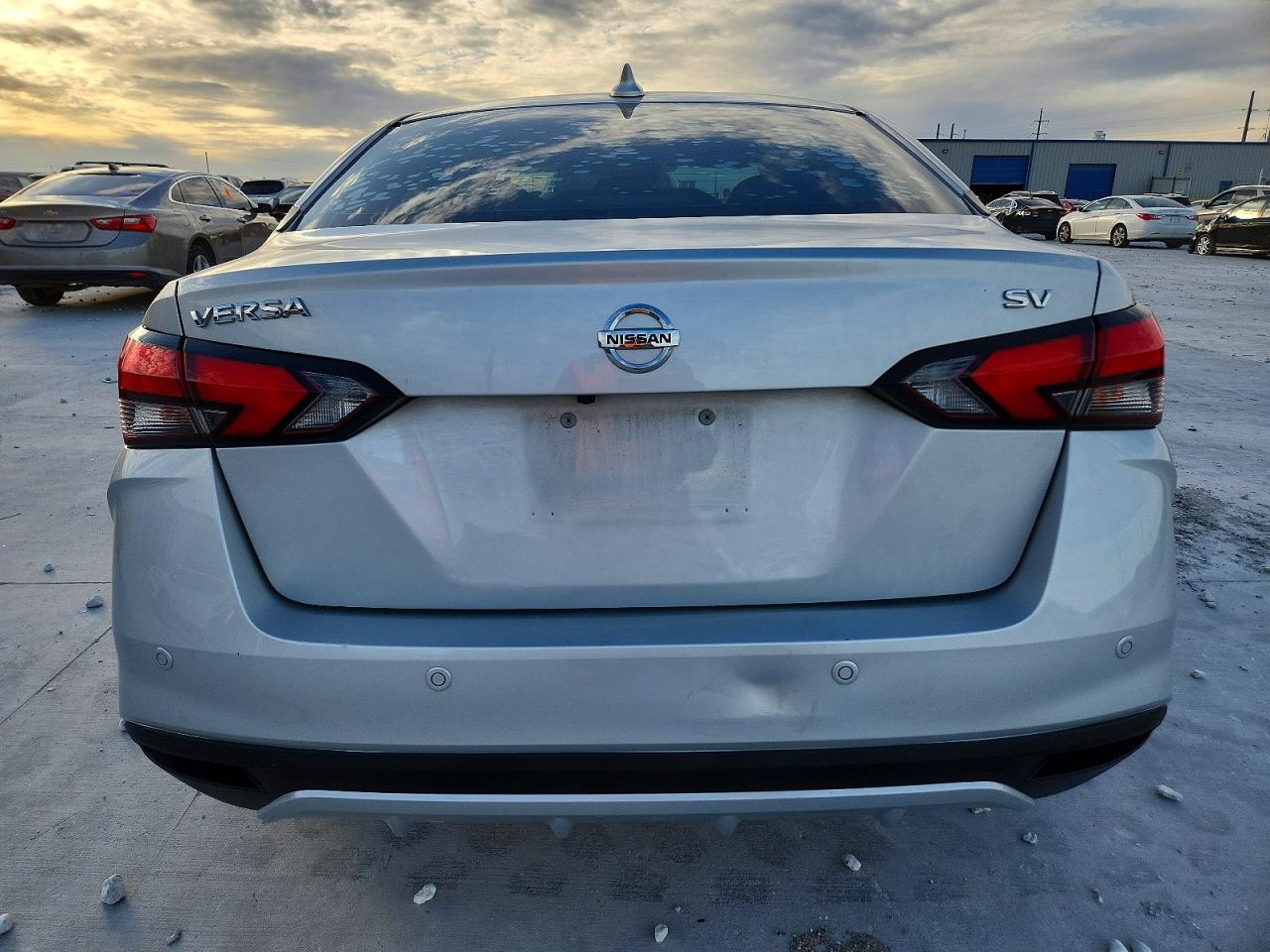 2020 NISSAN VERSA SV photo 6