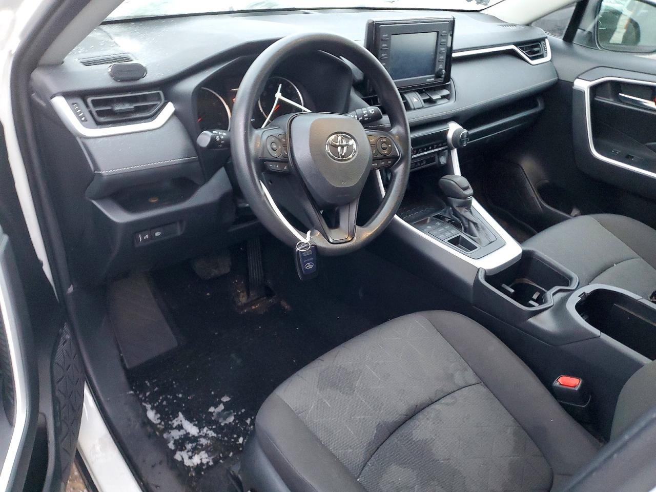 2022 TOYOTA RAV4 XLE photo 8