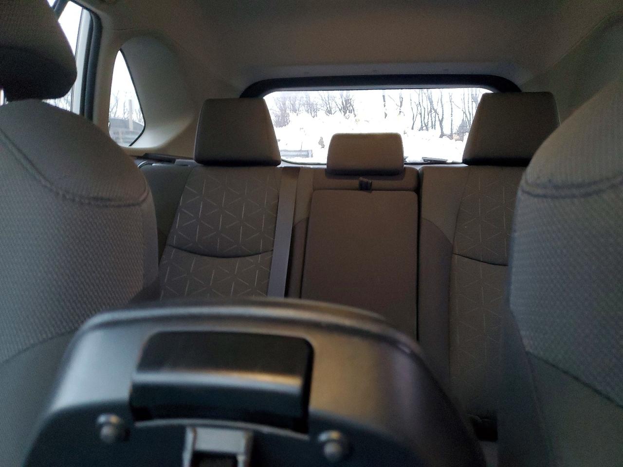 2022 TOYOTA RAV4 XLE photo 10