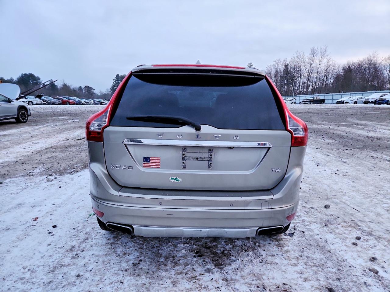 2015 VOLVO XC60 T6 PREMIER photo 6
