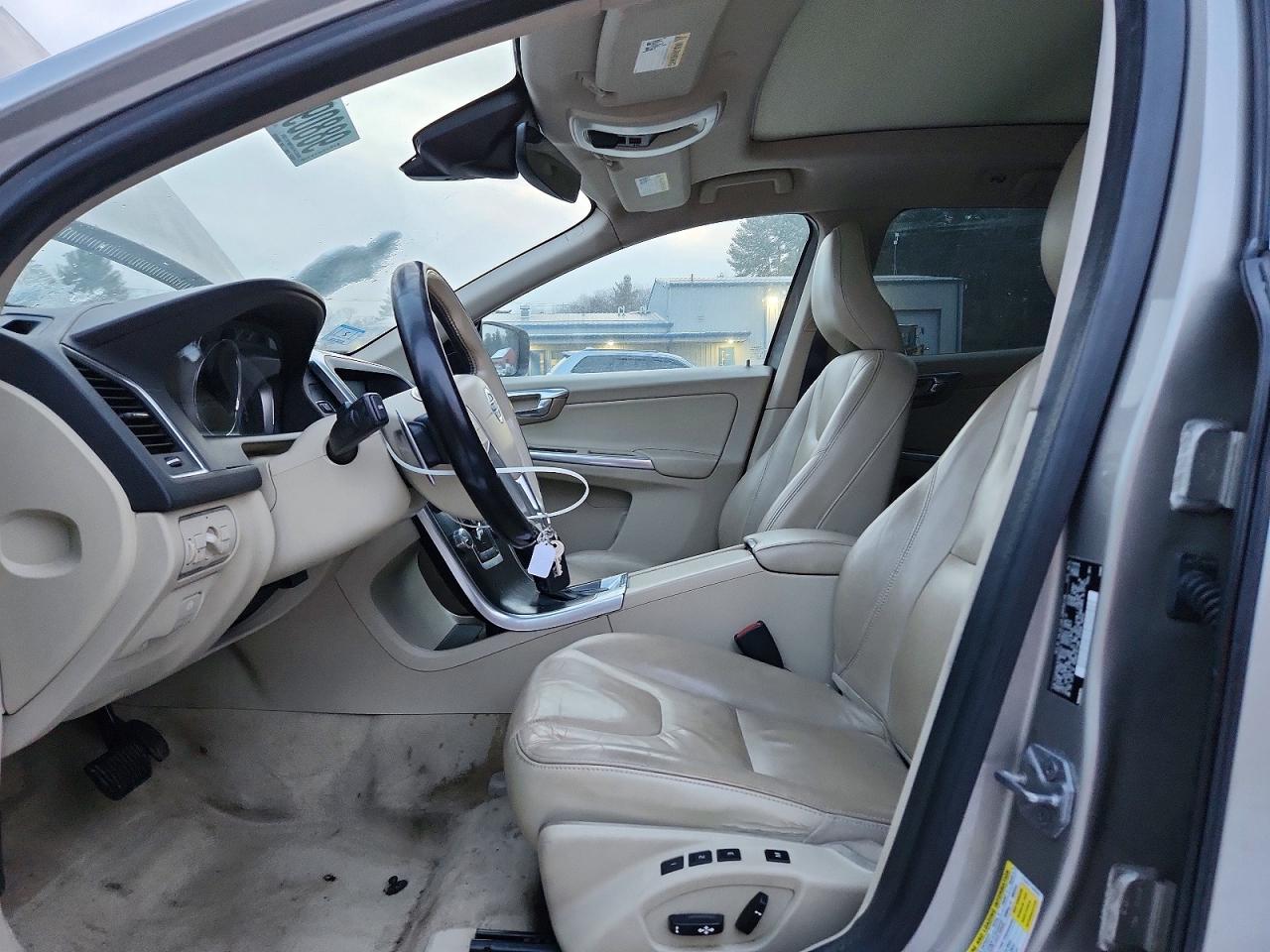 2015 VOLVO XC60 T6 PREMIER photo 7