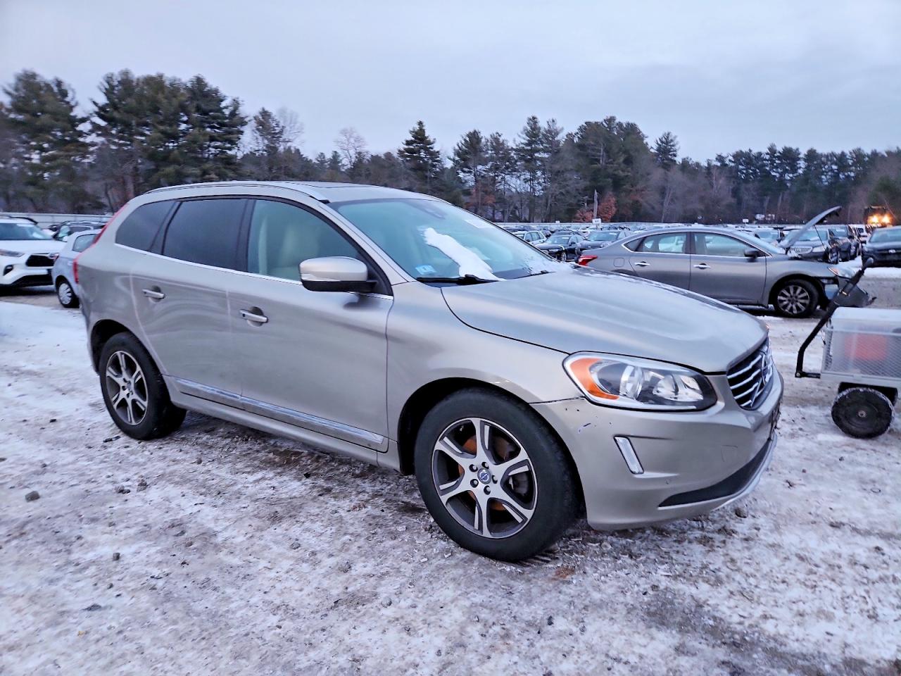 2015 VOLVO XC60 T6 PREMIER photo 4