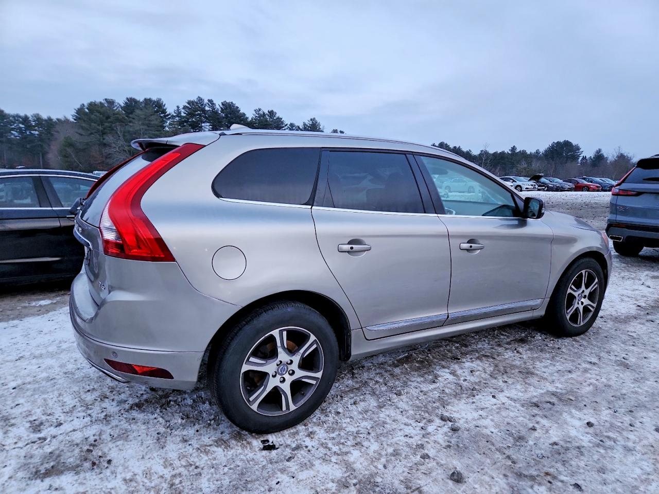 2015 VOLVO XC60 T6 PREMIER photo 3