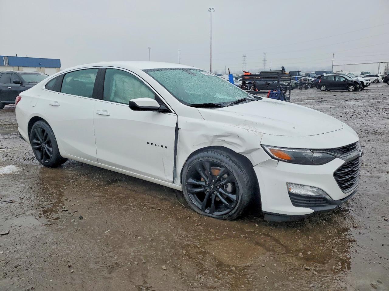 2021 CHEVROLET MALIBU LT photo 4