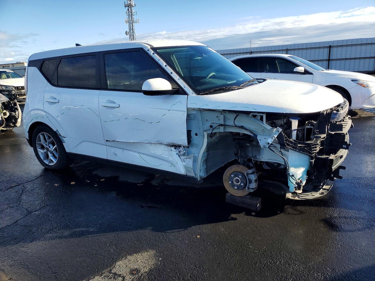 2025 KIA SOUL LX photo 4