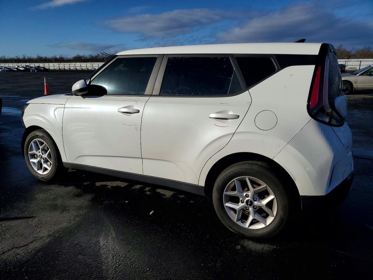 2025 KIA SOUL LX photo 2