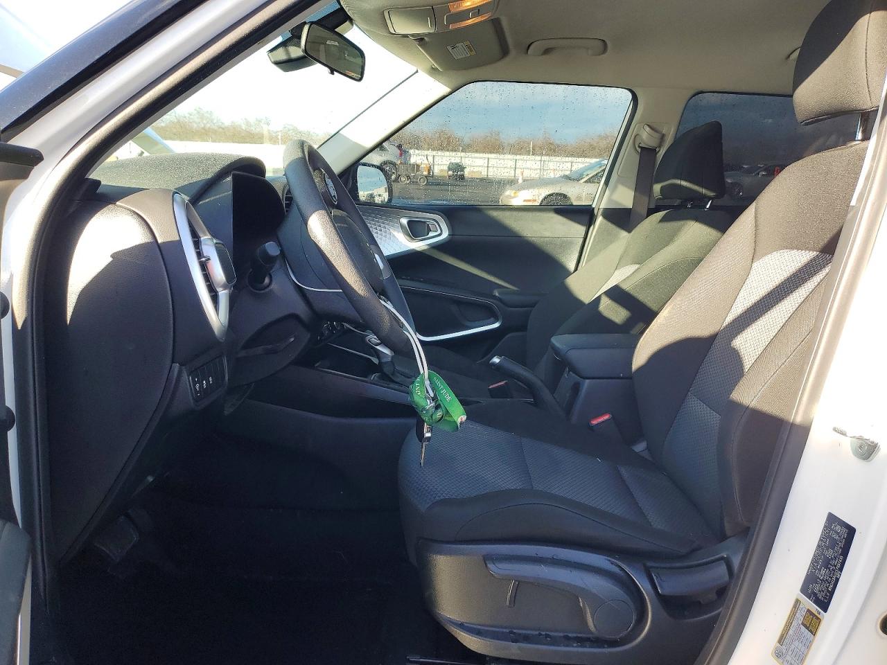 2025 KIA SOUL LX photo 7