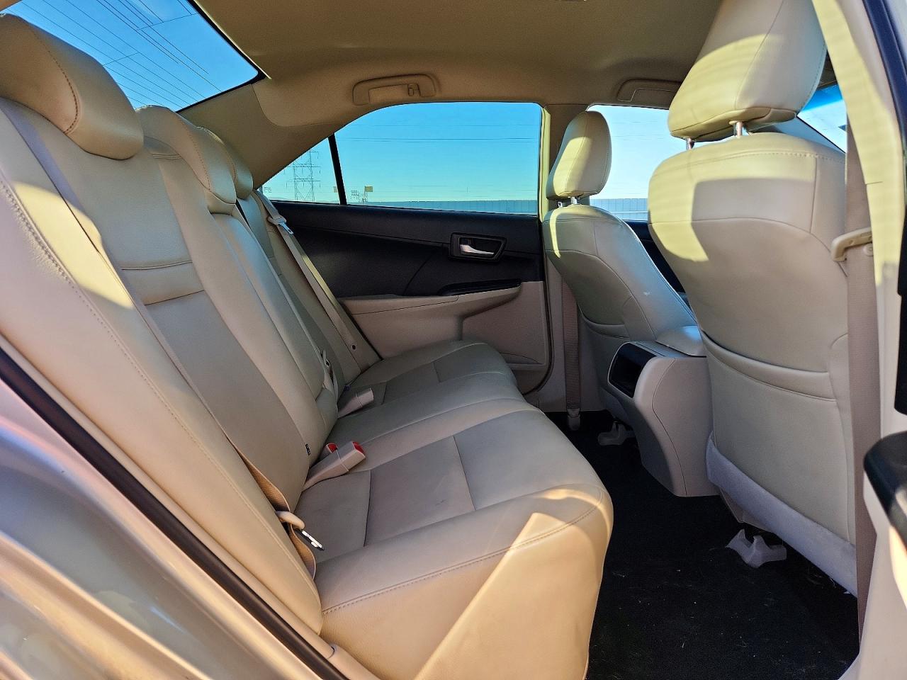 2014 TOYOTA CAMRY L photo 10