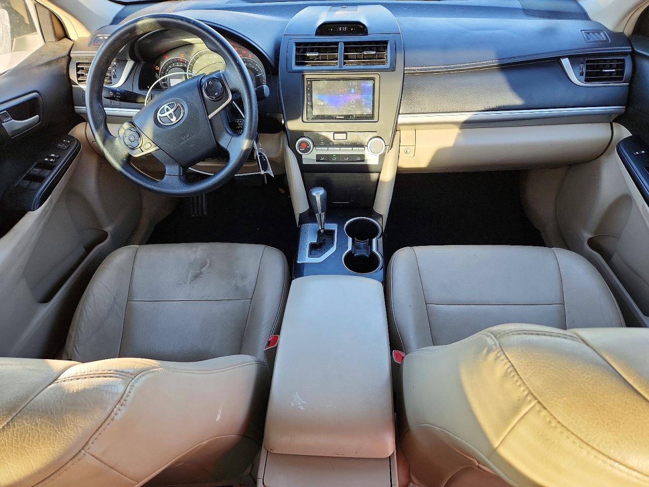 2014 TOYOTA CAMRY L photo 8