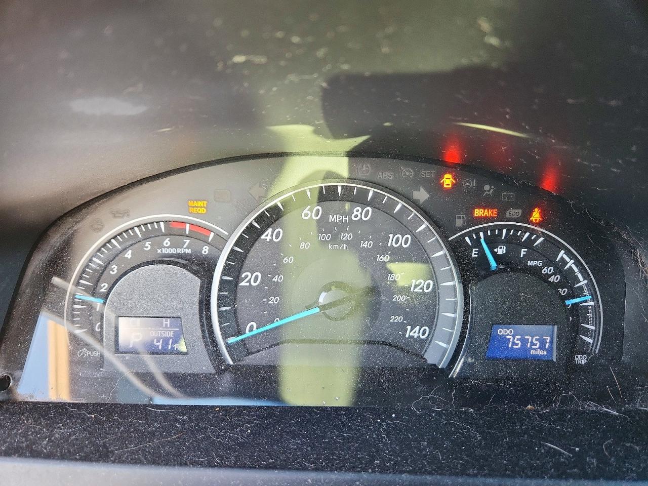 2014 TOYOTA CAMRY L photo 9