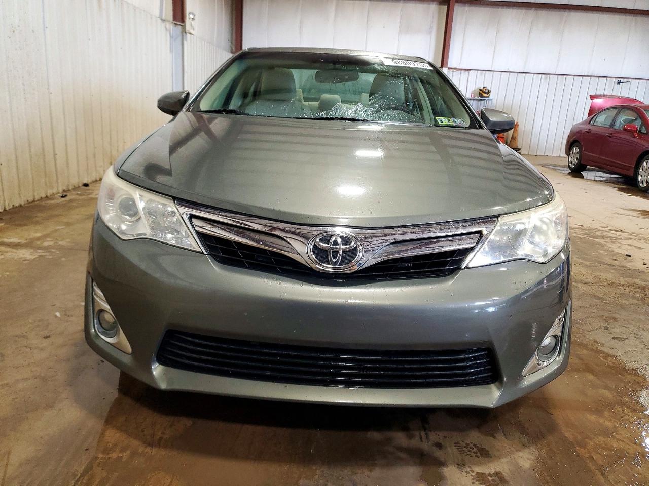 2013 TOYOTA CAMRY XLE photo 5
