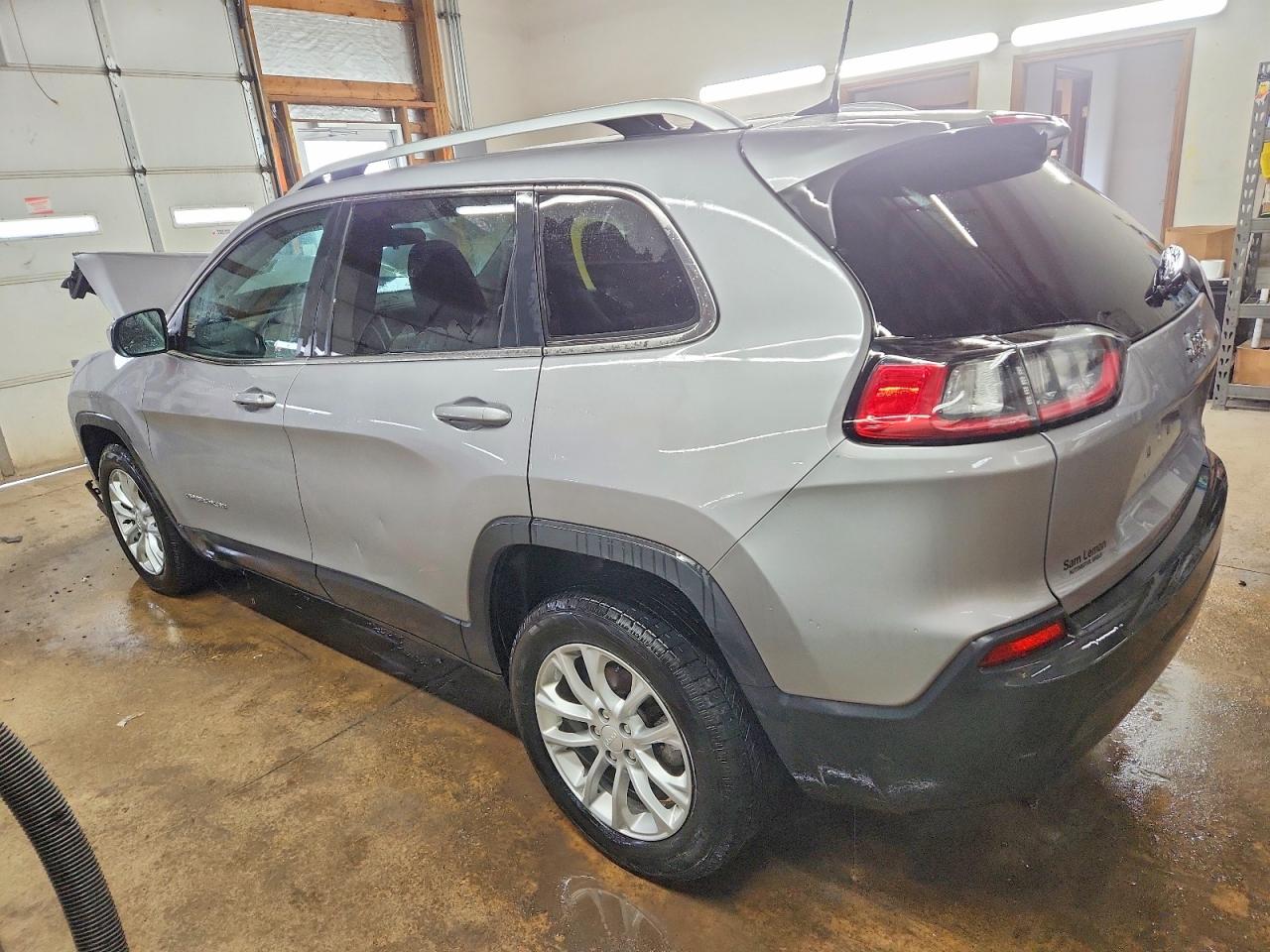 2019 JEEP CHEROKEE LATITUDE photo 2