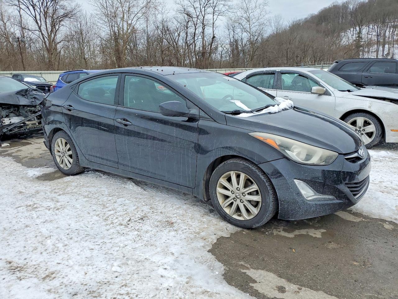 2014 HYUNDAI ELANTRA SE photo 4