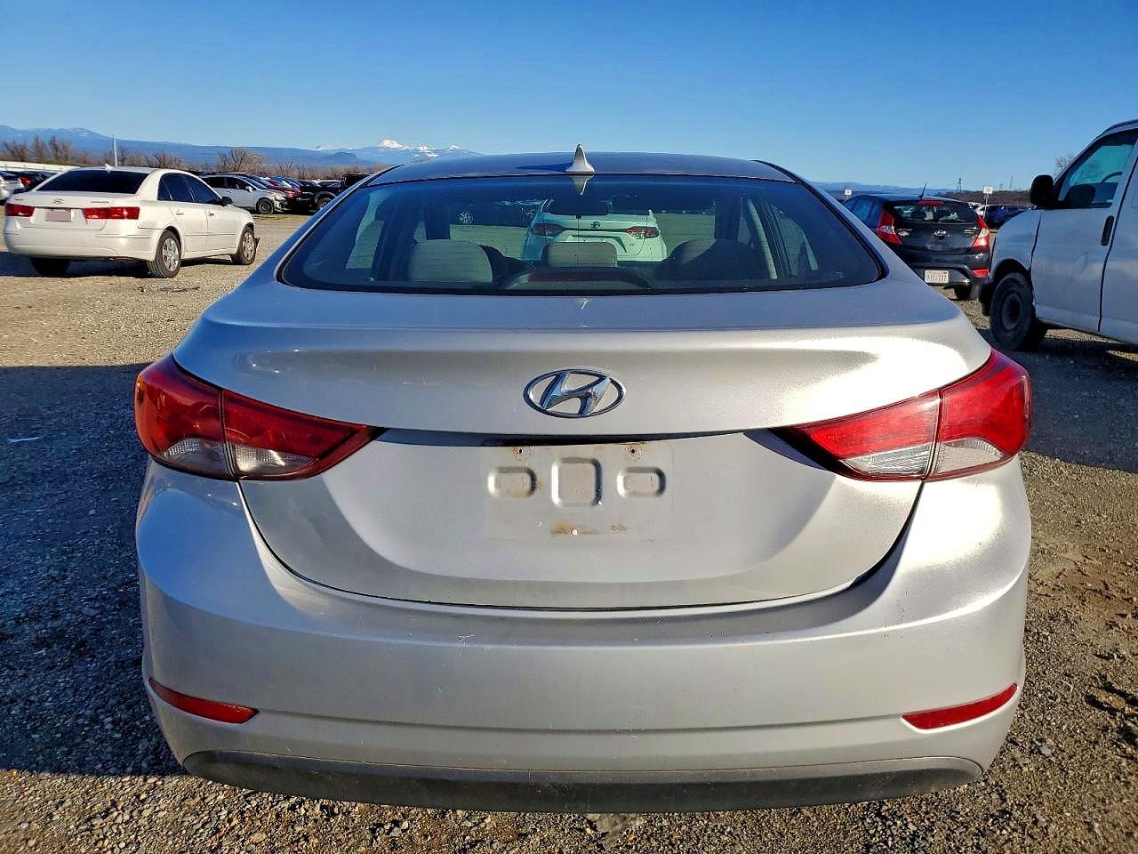 2014 HYUNDAI ELANTRA SE photo 6