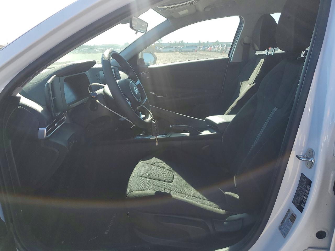 2024 HYUNDAI ELANTRA SE photo 7