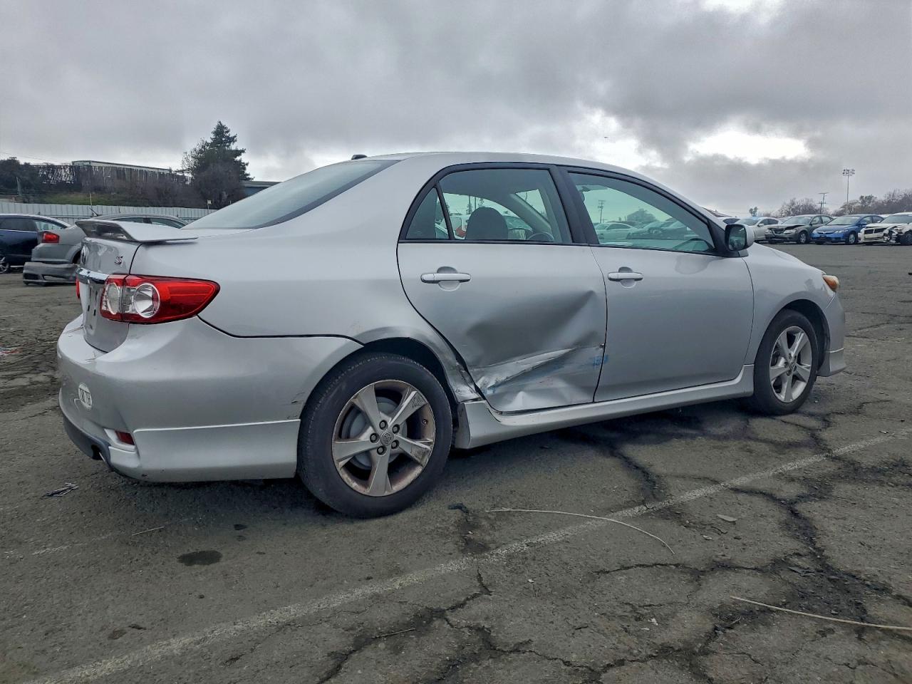 2011 TOYOTA COROLLA BASE photo 3