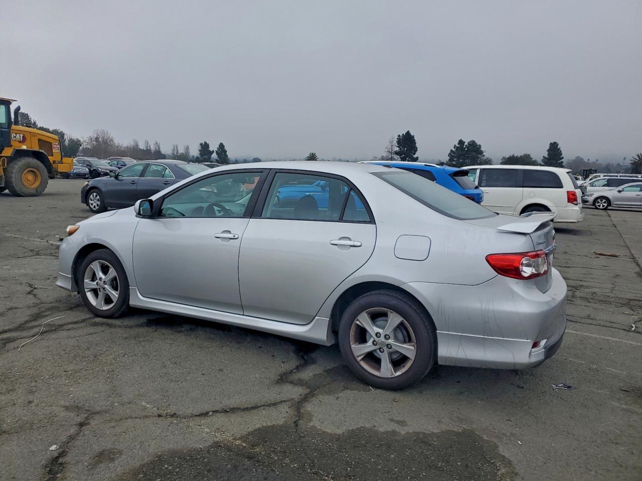 2011 TOYOTA COROLLA BASE photo 2