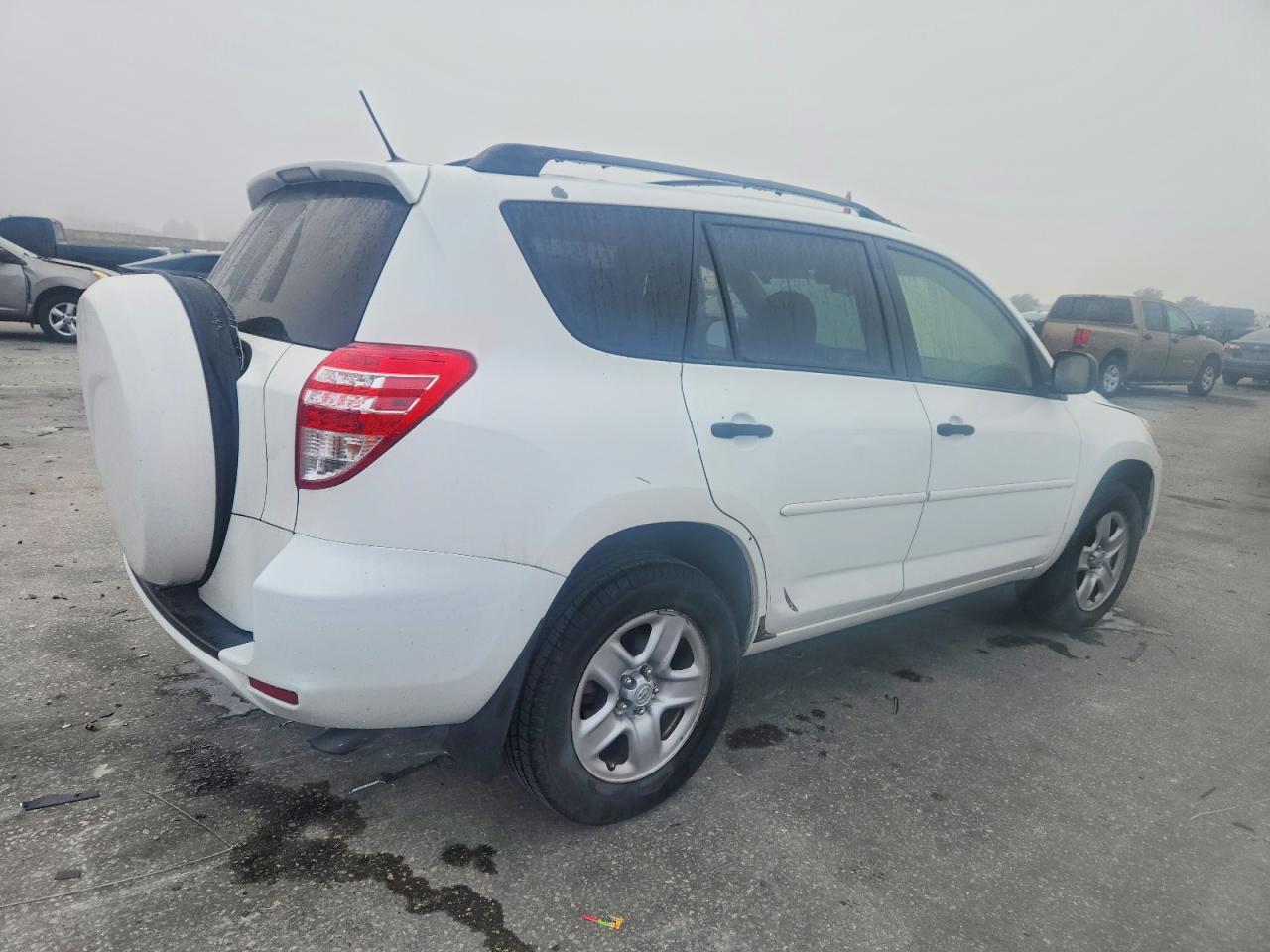 2010 TOYOTA RAV4 photo 3