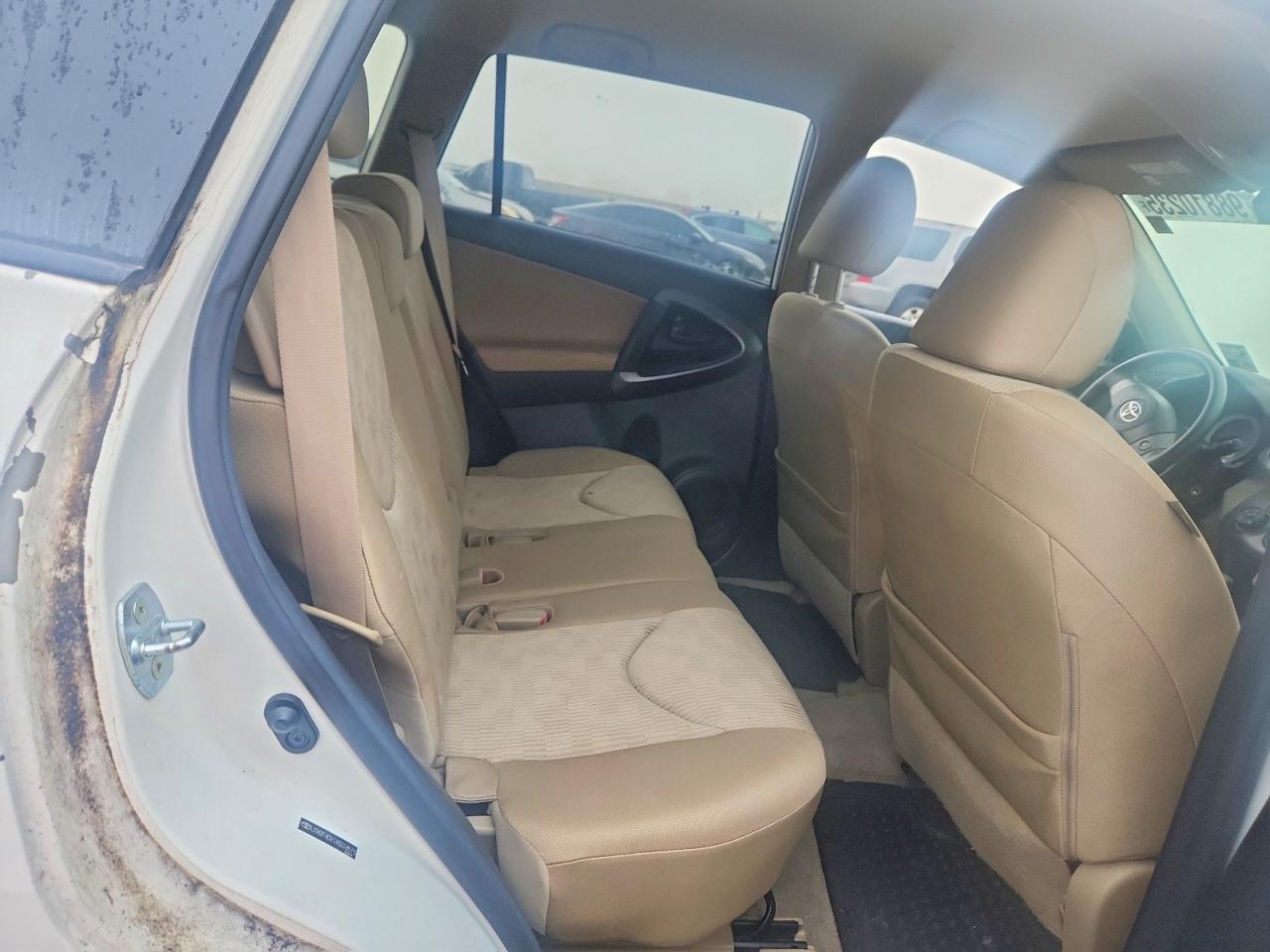 2010 TOYOTA RAV4 photo 11