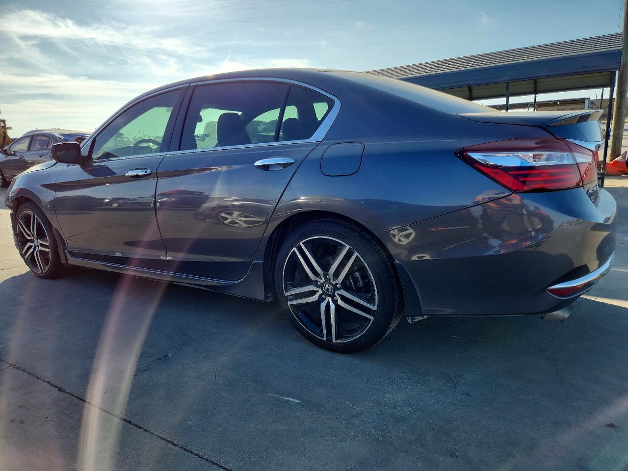 2017 HONDA ACCORD SPORT photo 2