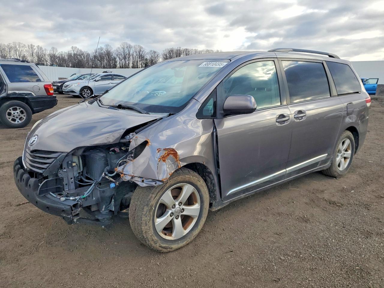 2014 TOYOTA SIENNA