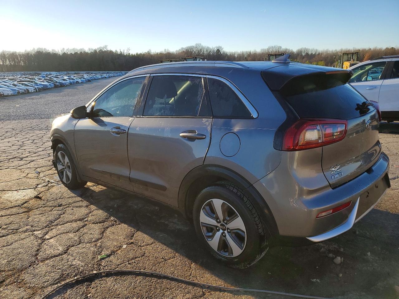2017 KIA NIRO EX photo 2