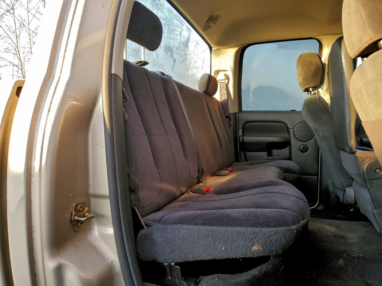 2004 DODGE RAM 1500 ST photo 19