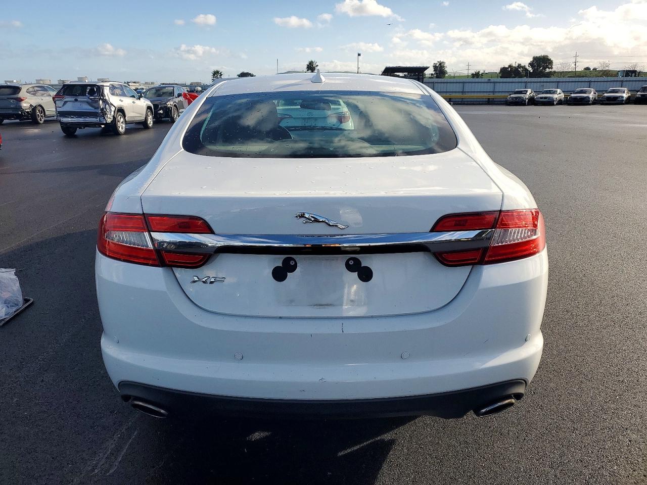 2013 JAGUAR XF photo 6