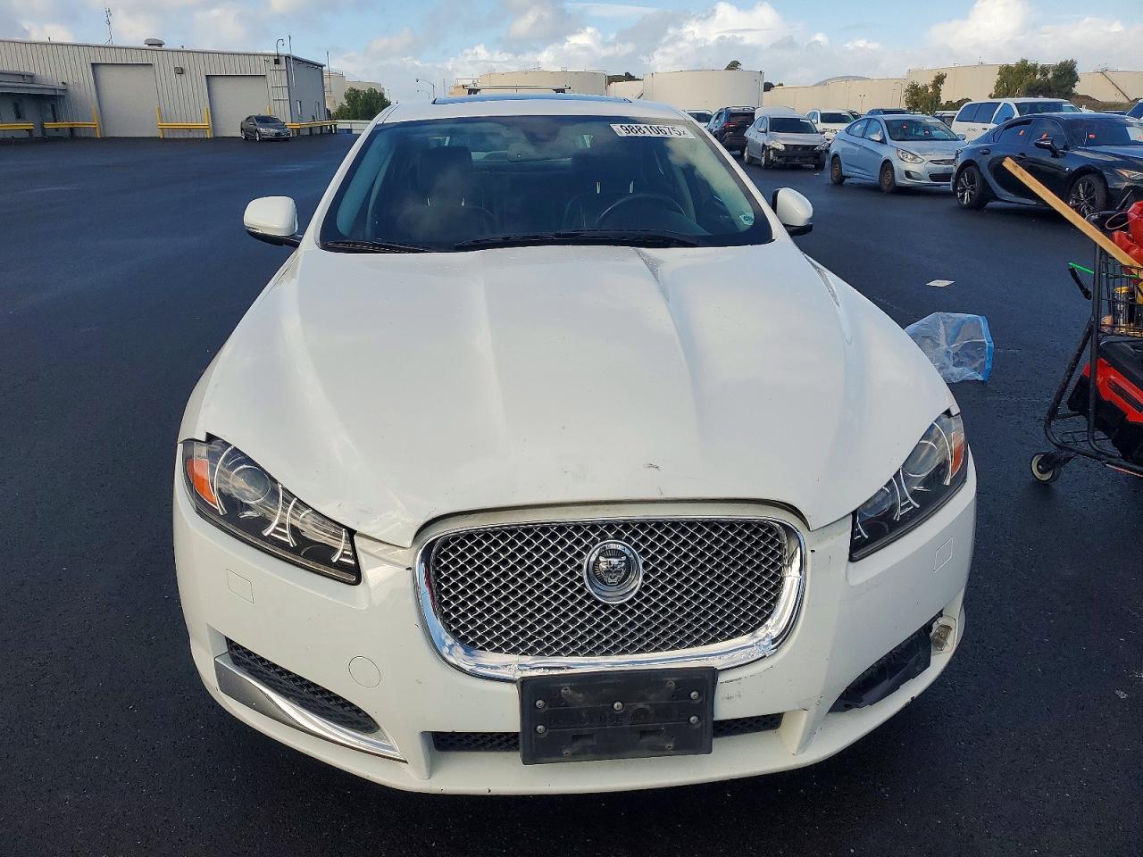 2013 JAGUAR XF photo 5