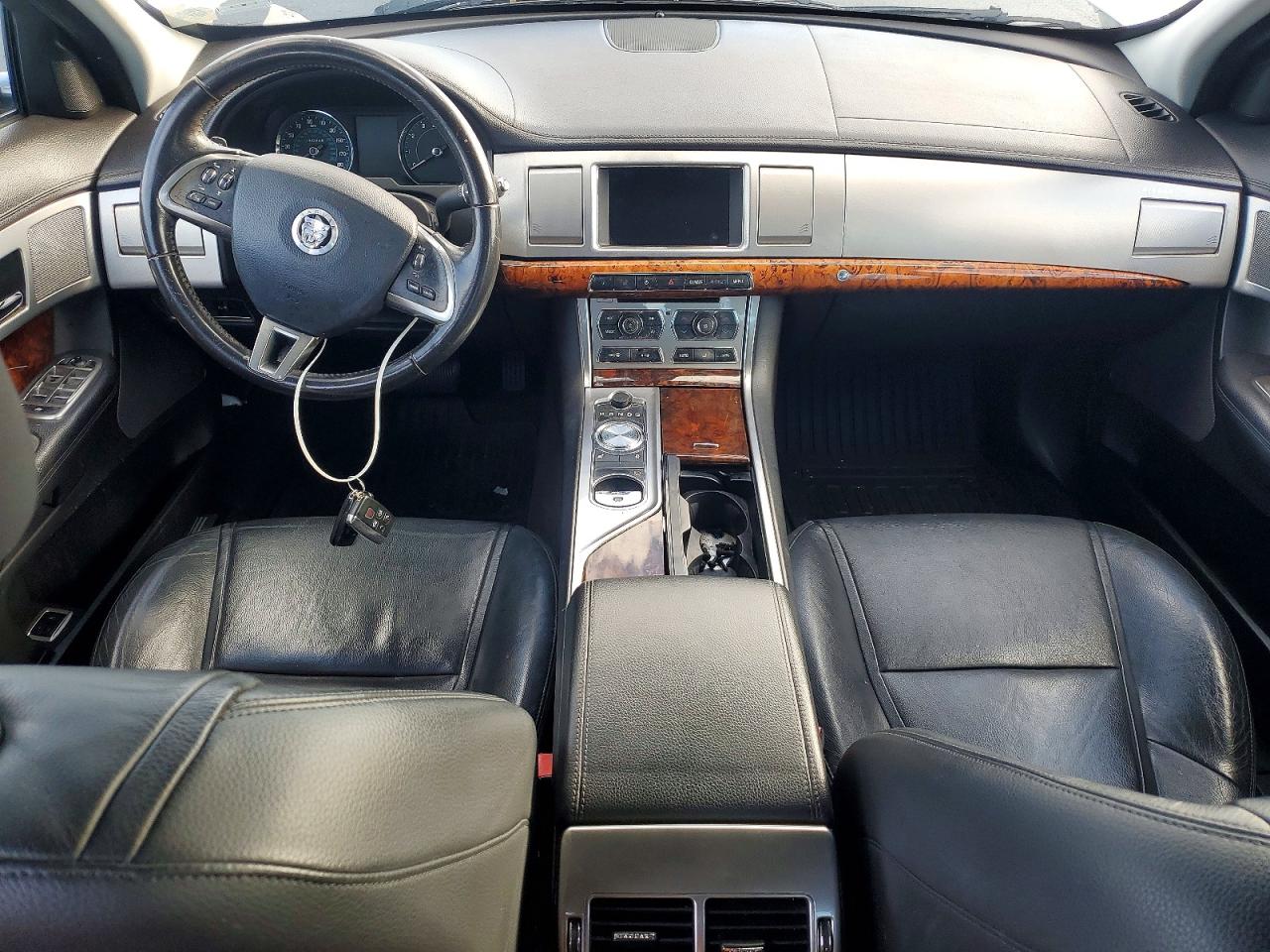 2013 JAGUAR XF photo 8