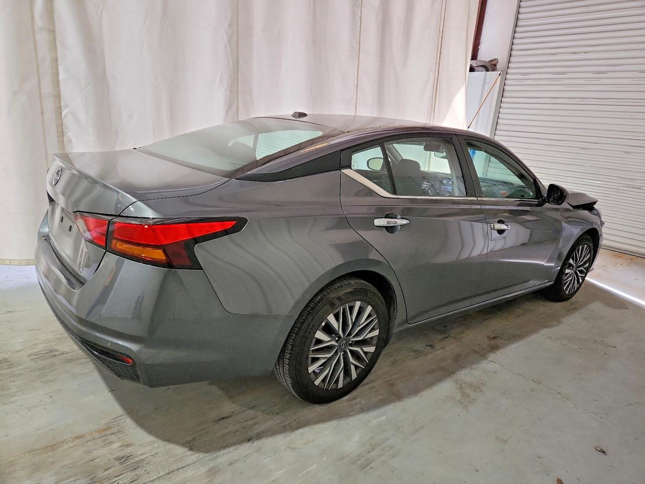 2025 NISSAN ALTIMA SV photo 3