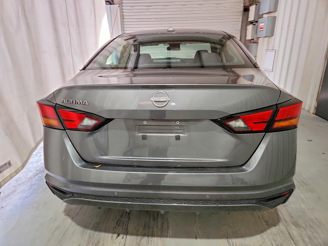 2025 NISSAN ALTIMA SV photo 6