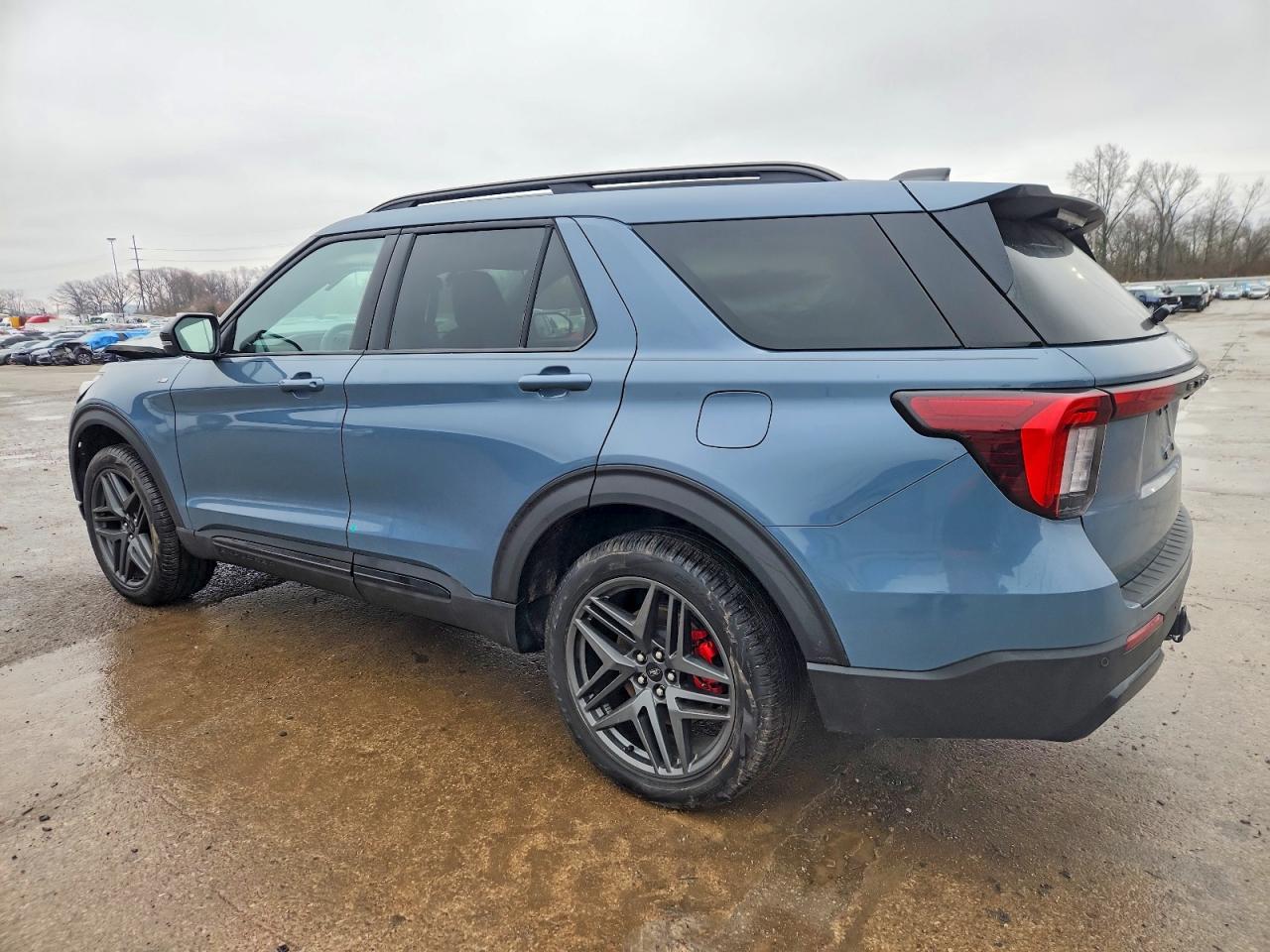 2025 FORD EXPLORER ST-LINE photo 2