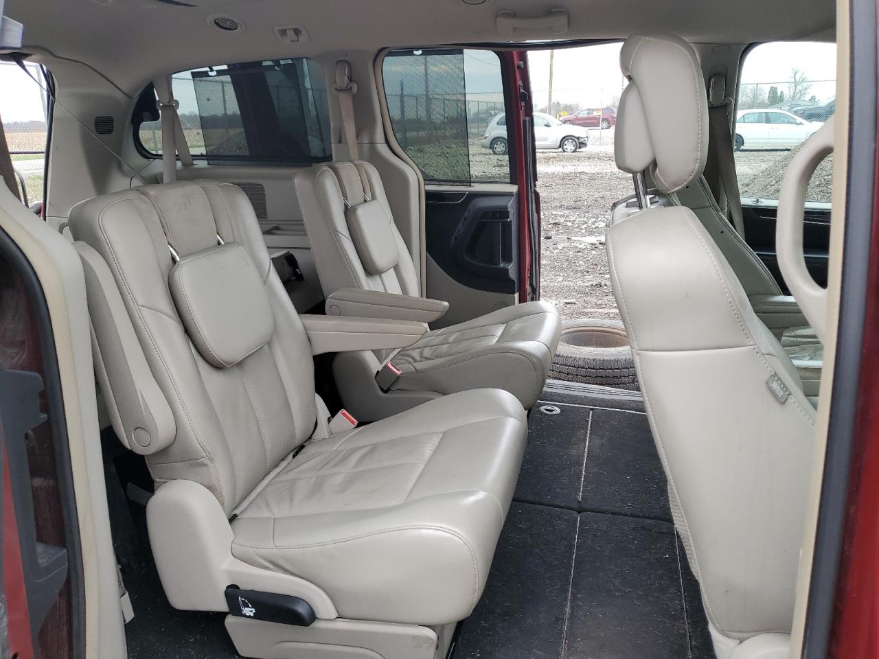 2012 CHRYSLER TOWN & COUNTRY LIMITED photo 11