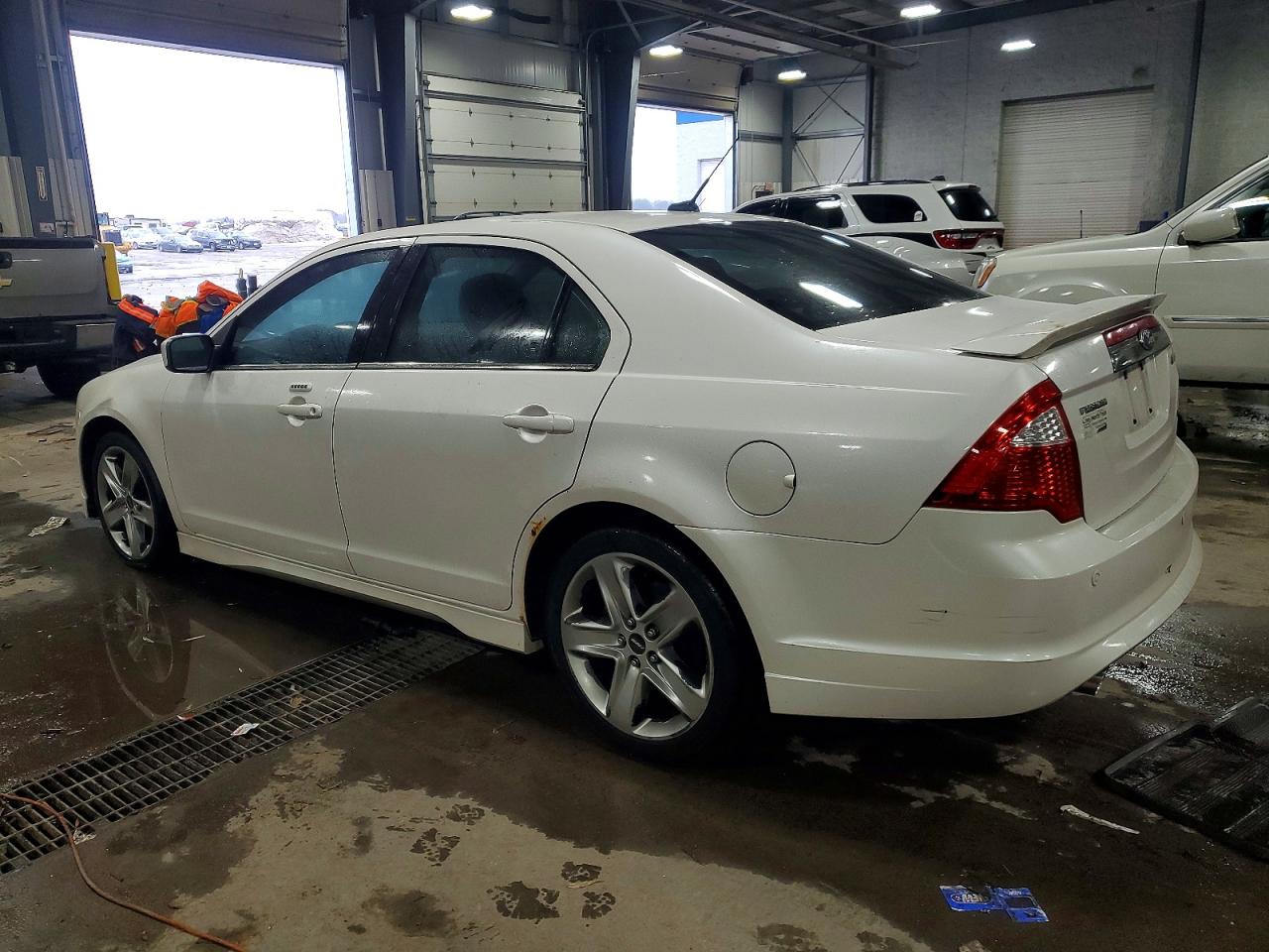 2011 FORD FUSION SPORT photo 2