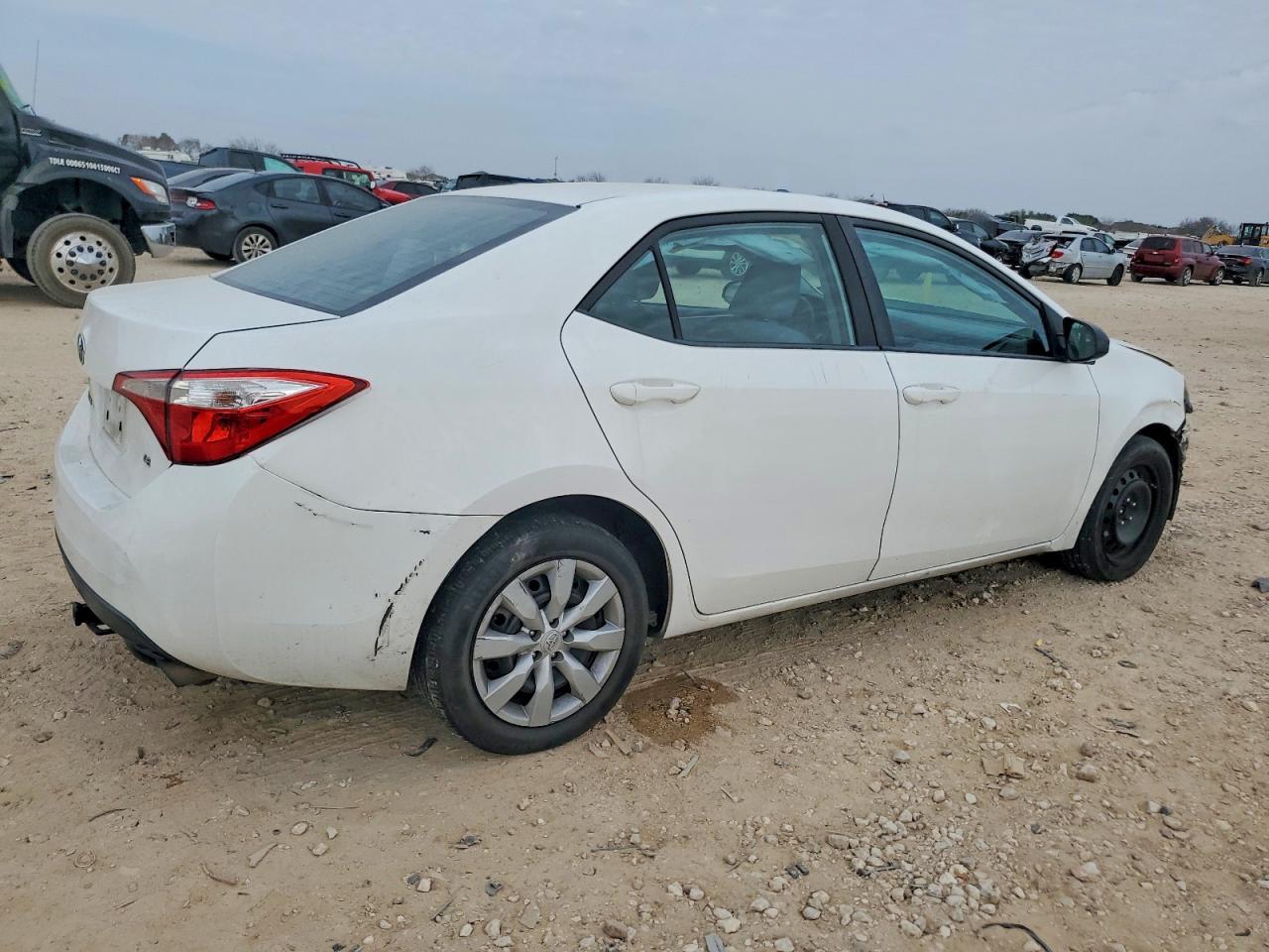 2015 TOYOTA COROLLA L photo 3