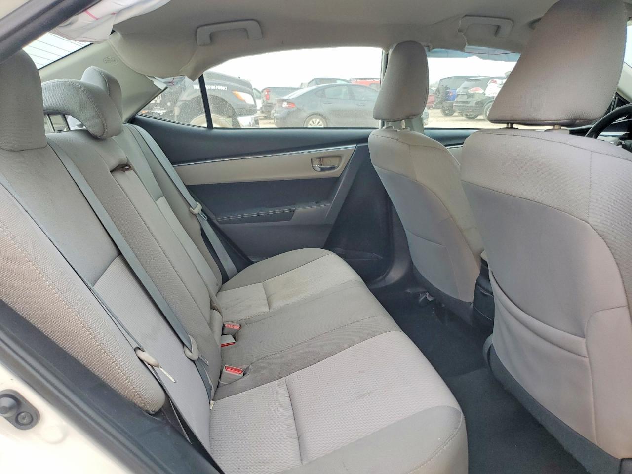 2015 TOYOTA COROLLA L photo 10