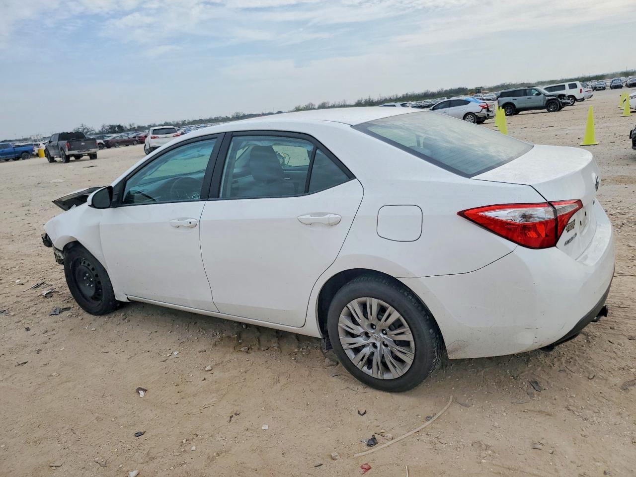 2015 TOYOTA COROLLA L photo 2