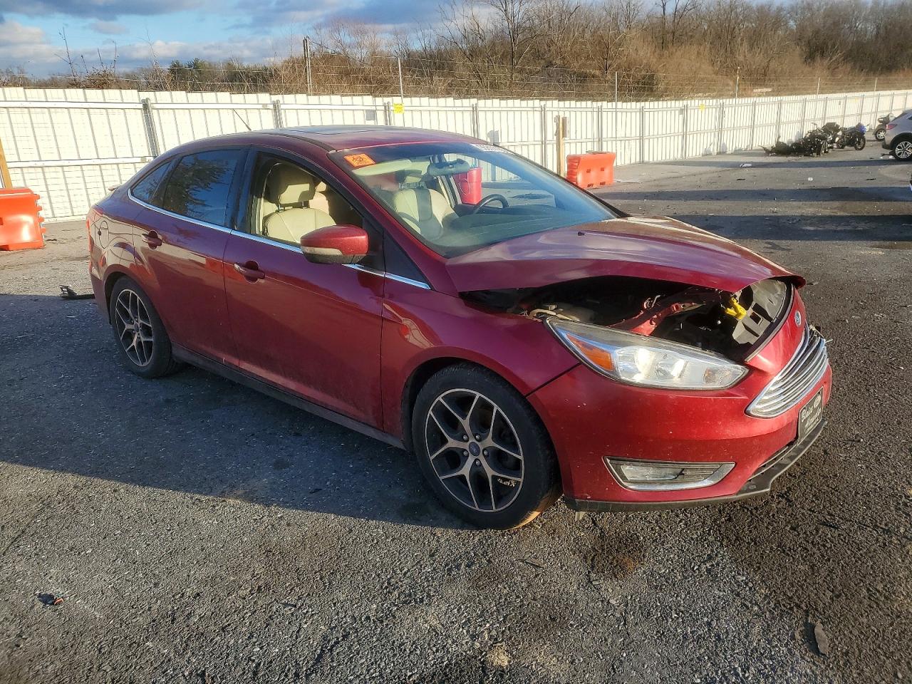 2017 FORD FOCUS TITANIUM photo 4