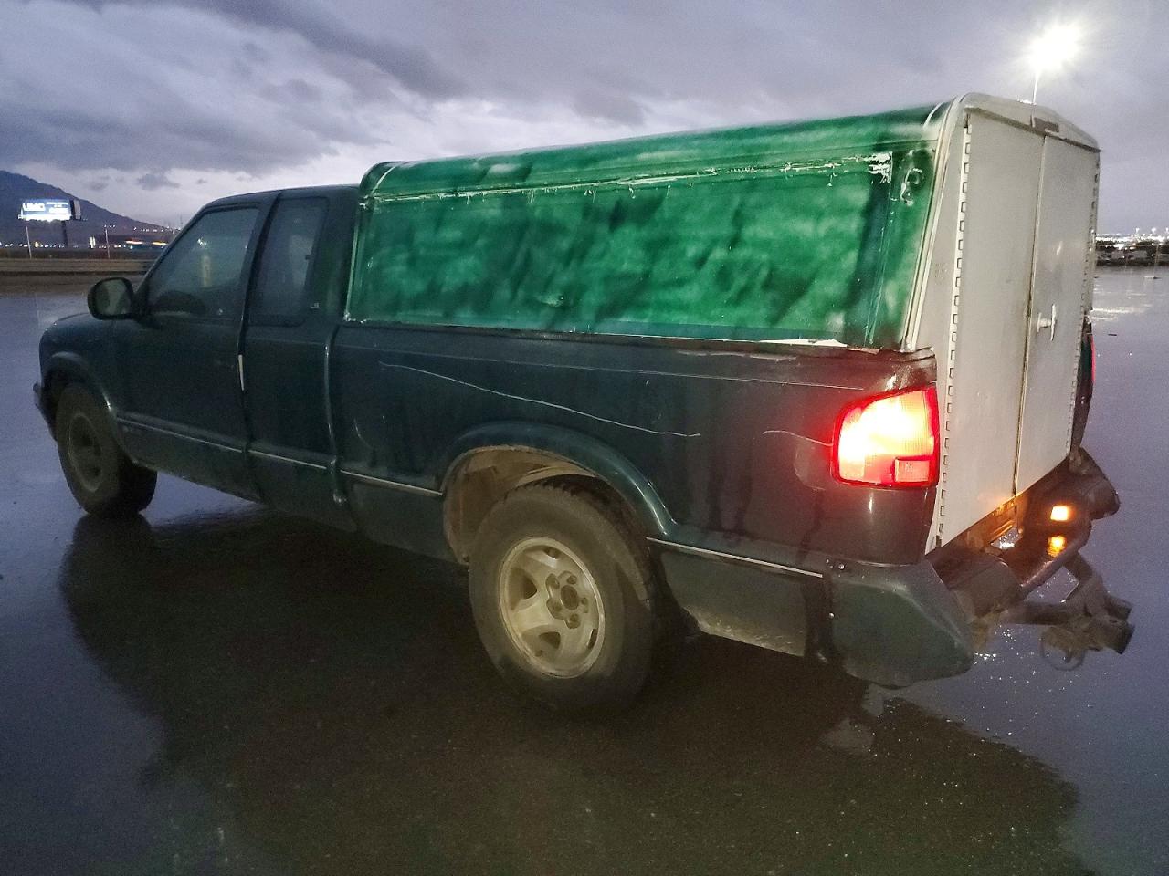 1996 CHEVROLET S TRUCK S10 photo 2