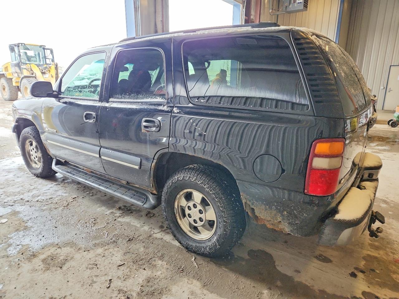 2003 CHEVROLET TAHOE photo 2