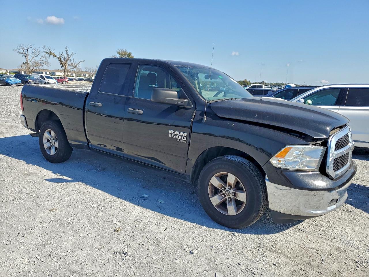 2022 RAM 1500 CLASSIC TRADESMAN photo 4